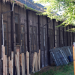 Die äußere Hülle der Harzturnhalle wird gesichert und eingerüstet