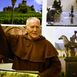 Bruder Karsten plaudert über Wein und die Geschichte Halberstadts.