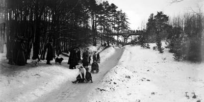 Spiegelsberge, Rodelbahn, Winterlandschaft, Brücke 1910-1920 ©Stadtarchiv Halberstadt Spiegelsberge, Rodelbahn, Winterlandschaft, Brücke 1910-1920 ©Stadtarchiv Halberstadt