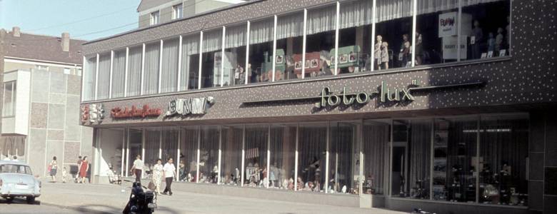 Das Kinderkaufhaus „Bummi“ am Breiten Weg, 1965