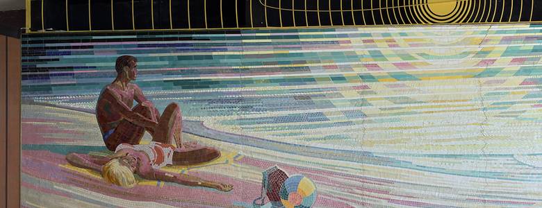 Ausschnitt Mosaik im ehemaligen Stadtcafé am Breiten Weg in Halberstadt „Stiller Abend am Ufer“ von Pia und Walter Ebeling, 1962/63