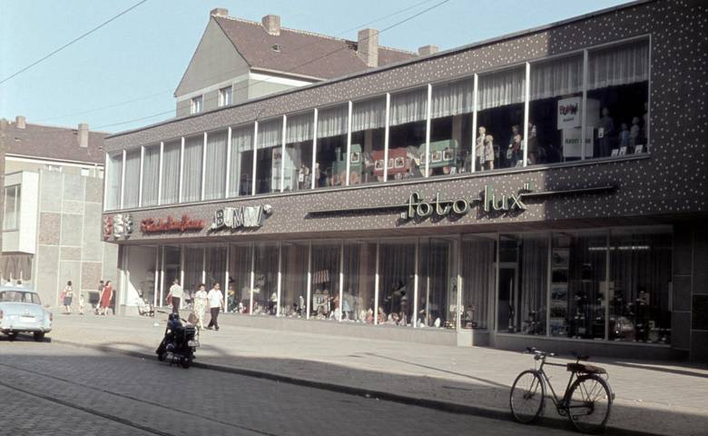 Das Kinderkaufhaus „Bummi“ am Breiten Weg, 1965 ©Städtisches Museum Das Kinderkaufhaus „Bummi“ am Breiten Weg, 1965 ©Städtisches Museum